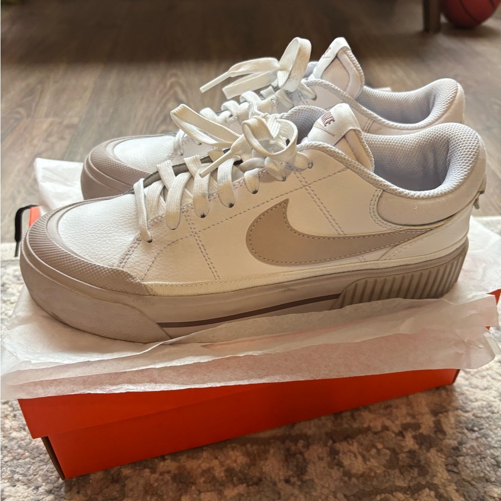 Nike Court Legacy Lift Platform Mauve